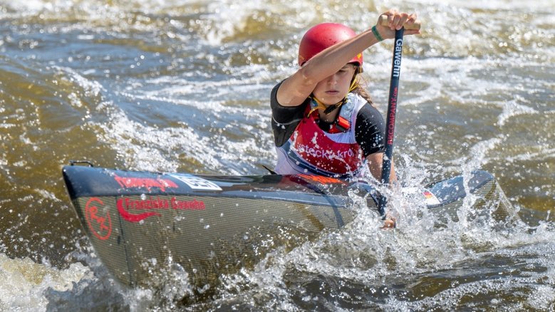 Franziska Gawehn Roudnice Franziska Gawehn im Einer-Kanadier im Wildwasser