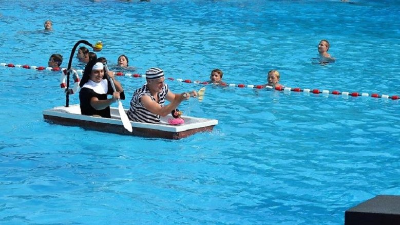 Badewannenrennen 1 Badewannenrennen 1