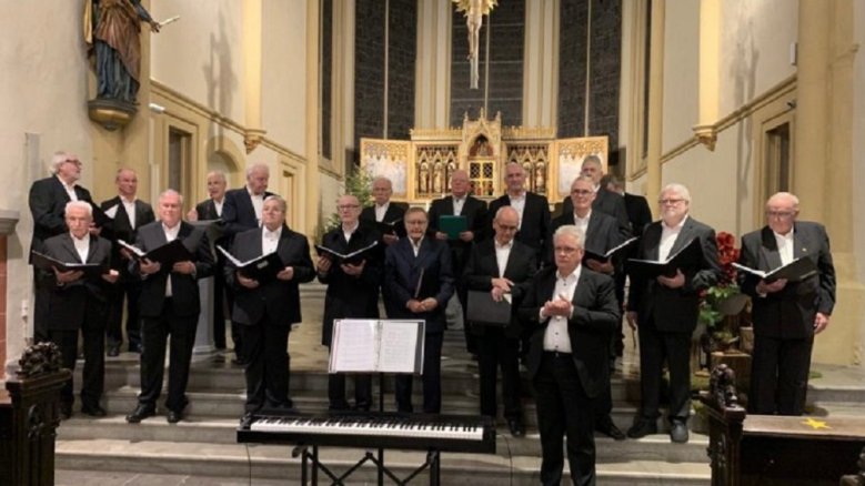 Siegburger Vocalisten Siegburger Vocalisten bei einem Auftritt in einer Kirche