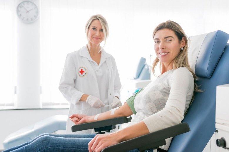 Blutspende-C-DRK-Blutspendedienst Blutspenden beim DRK