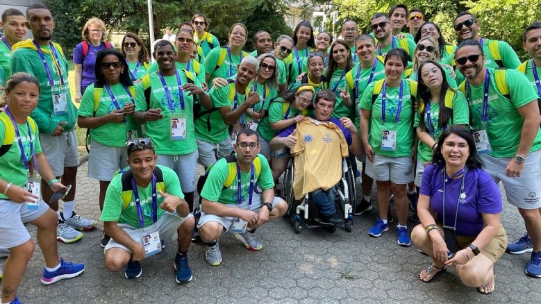 Special Olympics Gruppenfoto der brasilianischen Special-Olympics-World-Games-Delegation