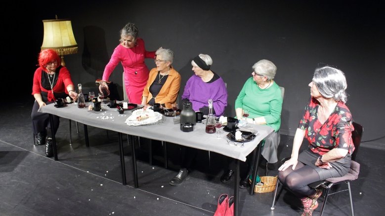 Theater Spätausgabe Szene aus dem Theaterstück "Bye, Bye my Darling"