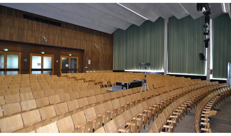 Aula Anno-Gymnasium Stuhlreihen in der Aula des Anno-Gymnasiums.