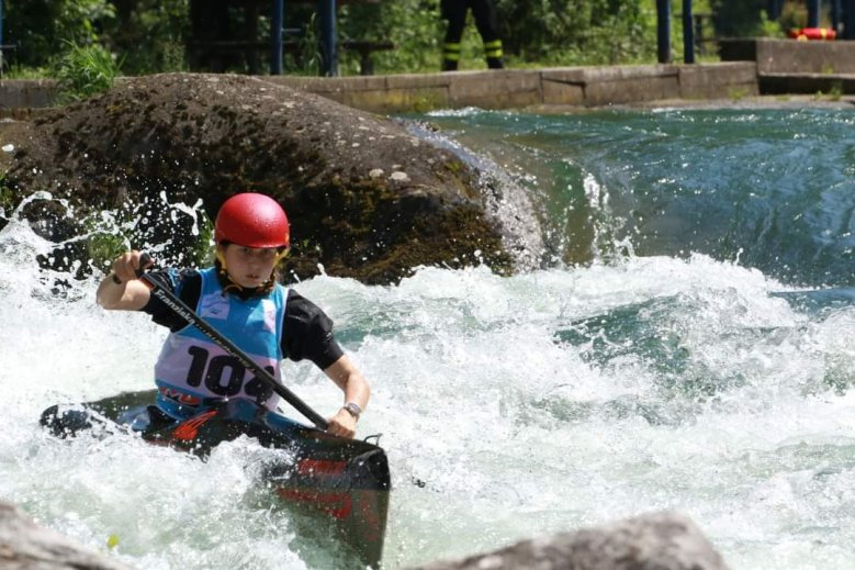 Franziska Gawehn Franziska Gawehn im Kanu auf dem Wildwasserkanal im Matka-Canyon.