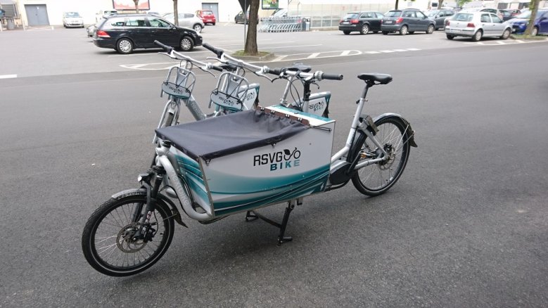 RSVG E-Cargobike E-Lastenrad mit Aufschrift "RSVG-Bike".
