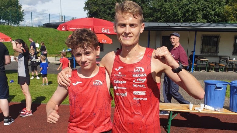 LAZ Bahndammlauf David Clemens, links, und Luke Kelly