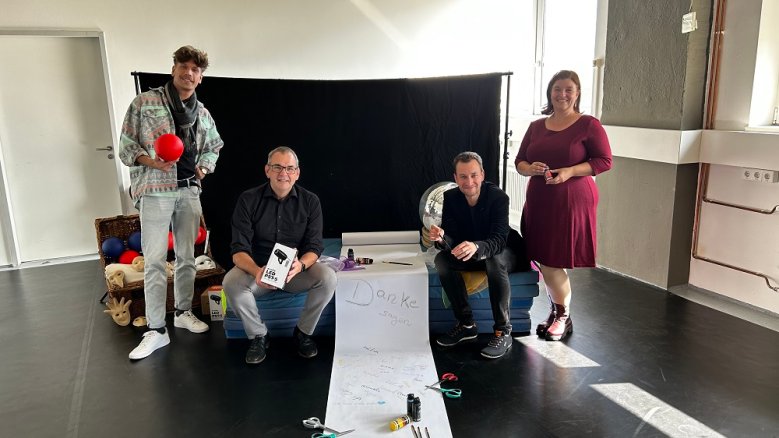 Theater Tollhaus Bürgerbudget: Übergabe der Theaterkiste