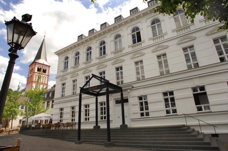 Stadtporträt - Stadtmuseum Das Bild zeigt das Siegburger Stadtmsueum am Markt.