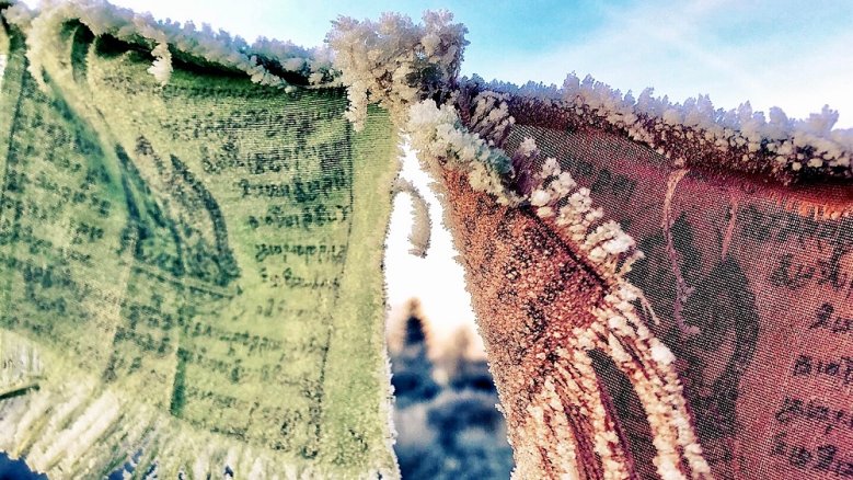 Schnee auf Gebetsfahnen Schnee auf Gebetsfahnen