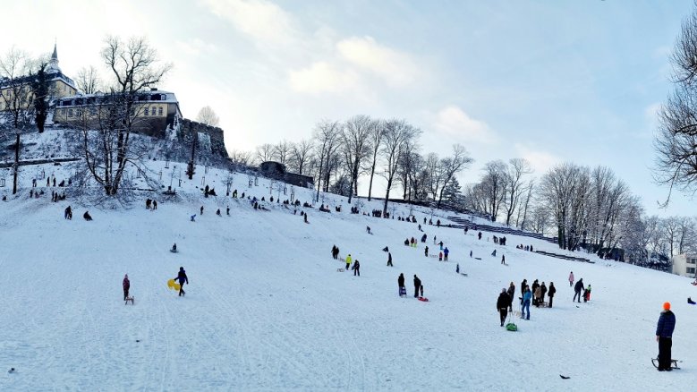 Schnee am Rodelhang Schnee am Rodelhang