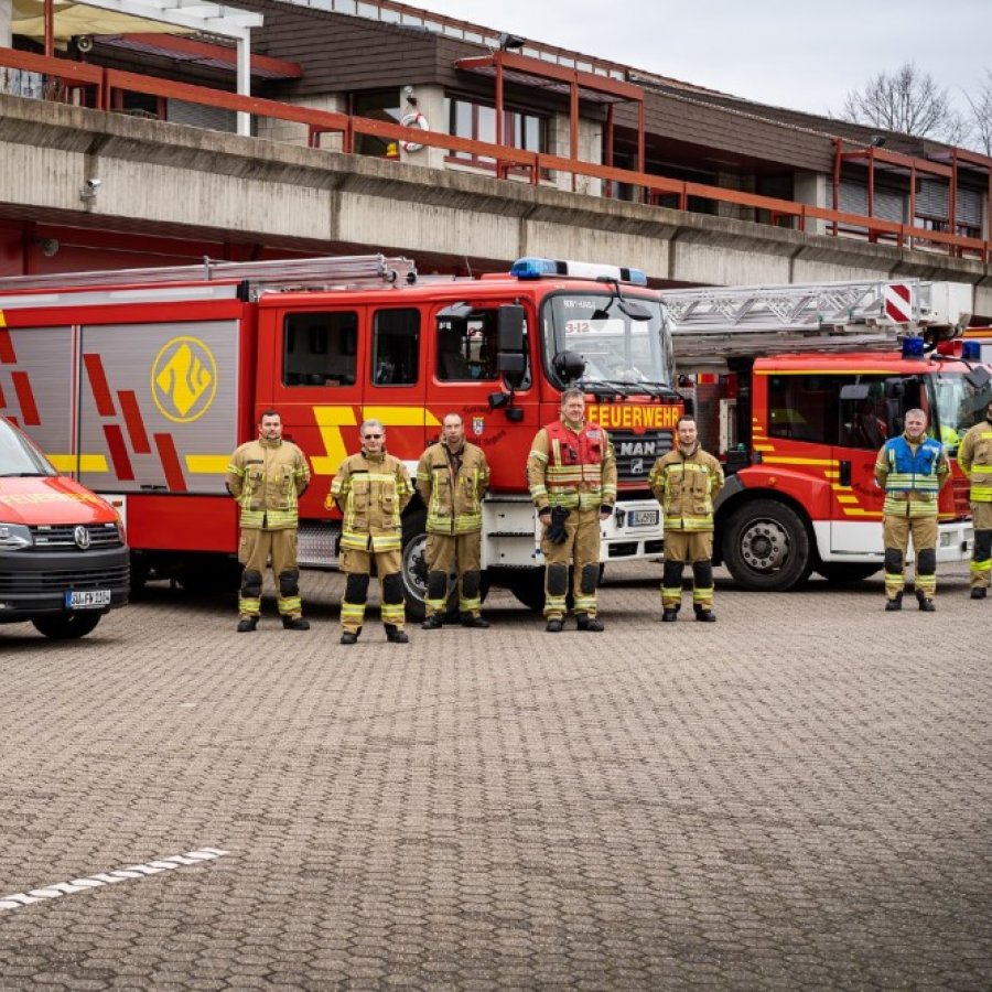 Das Bild zeigt Mitarbeiter aus dem Bereich Brandschutz der Freiwilligen Feuerwehr Siegburg