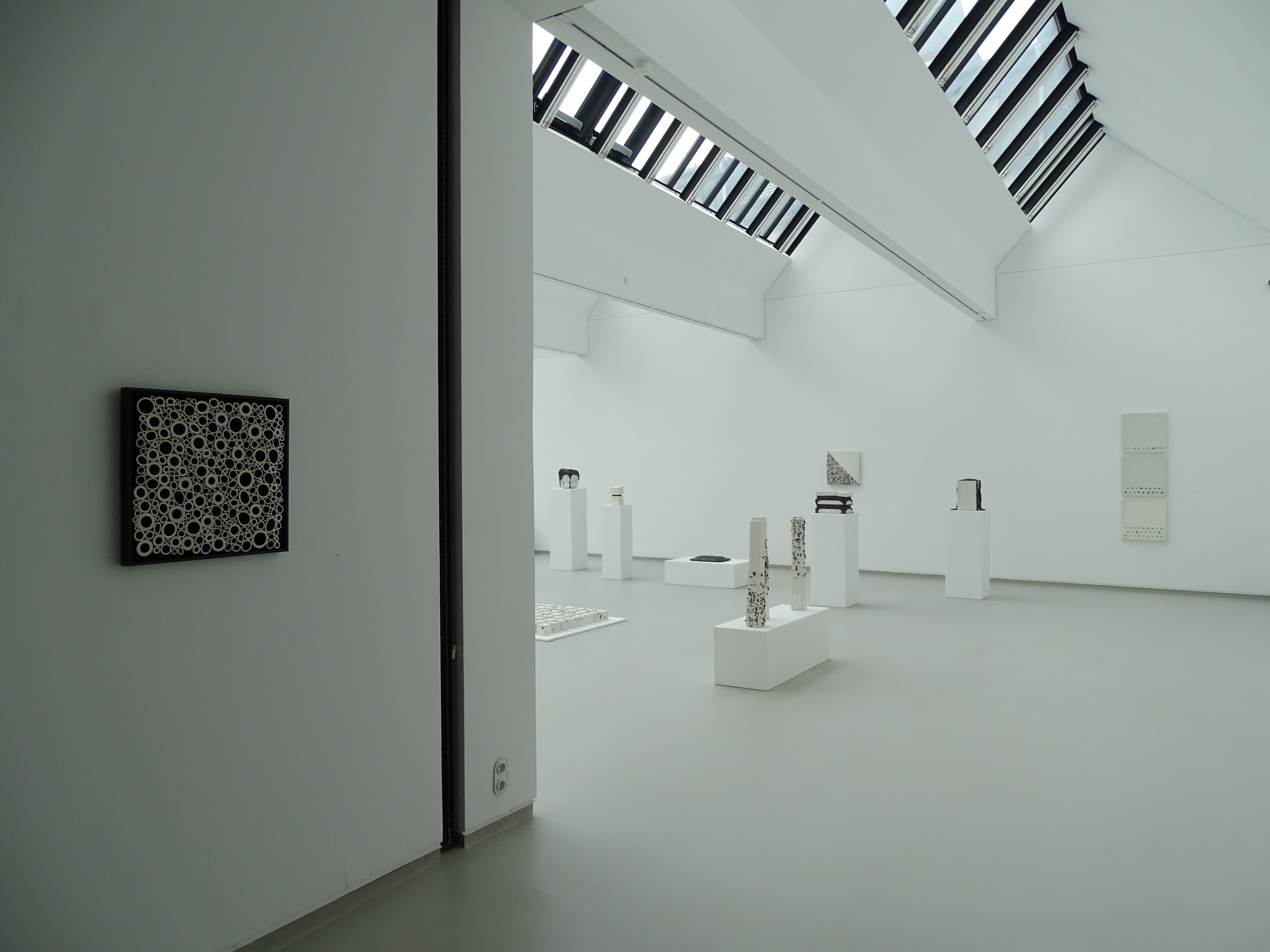 Blick in die Ausstellung von Mia Llauder und Joan Serra im Stadtmuseum Siegburg