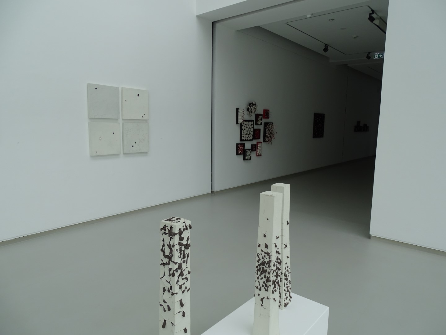 Blick in die Ausstellung von Mia Llauder und Joan Serra im Stadtmuseum Siegburg