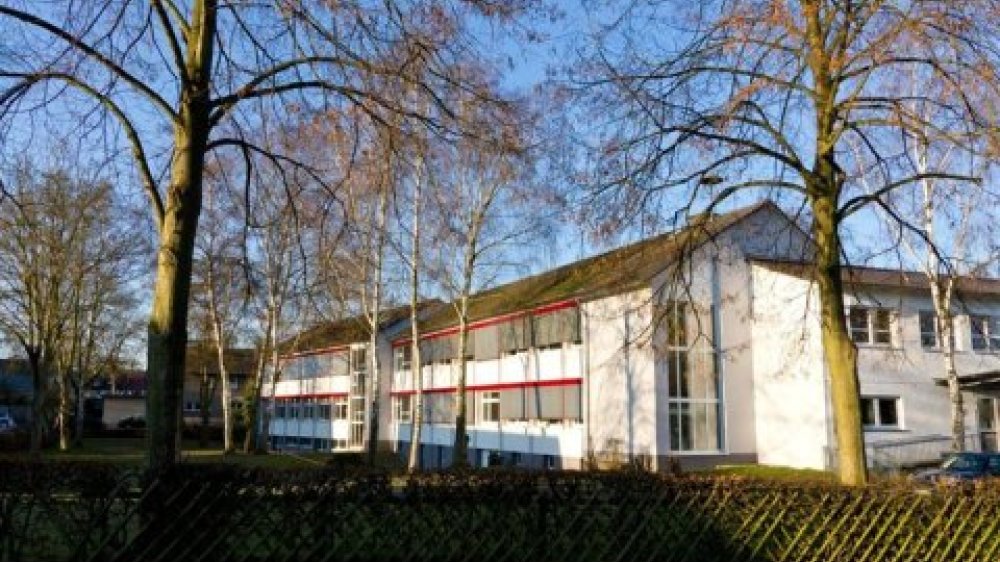 Das Bild zeigt das Gebäude der Gemeinschaftsgrundschule Stallberg in Siegburg