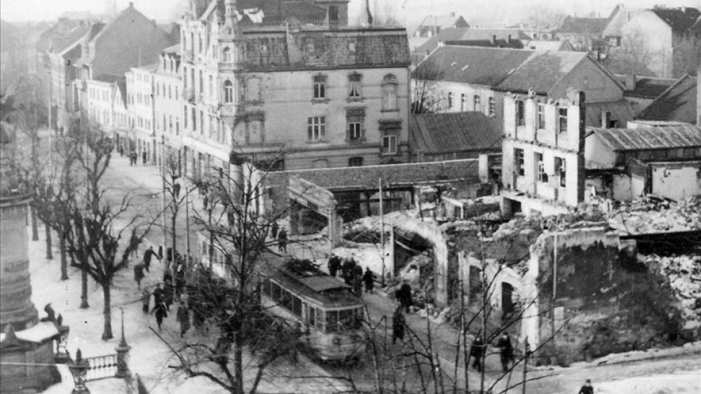 Zerstörung-durch den Bombenangriff am 28-12-1944