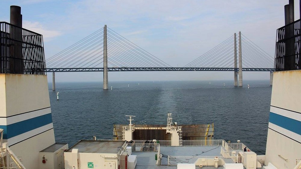 Blick von einer Fähre auf die Öresundbrücke