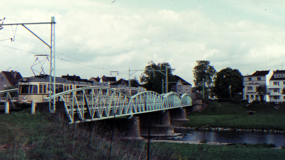 Die Bahn nach Bonn im Jahre 1960 auf der Zanger Siegbrücke