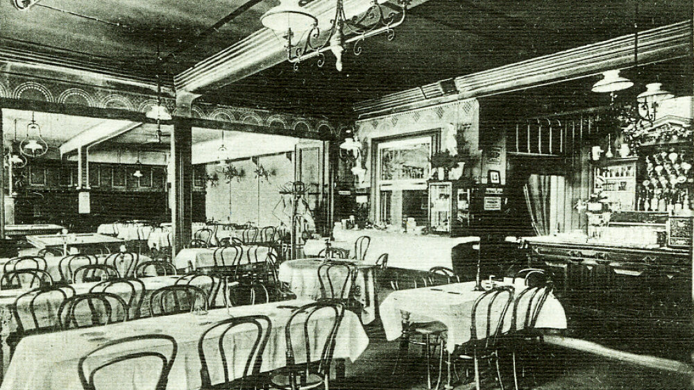 Innenansicht Herrengarten in der Mühlenstraße um 1910