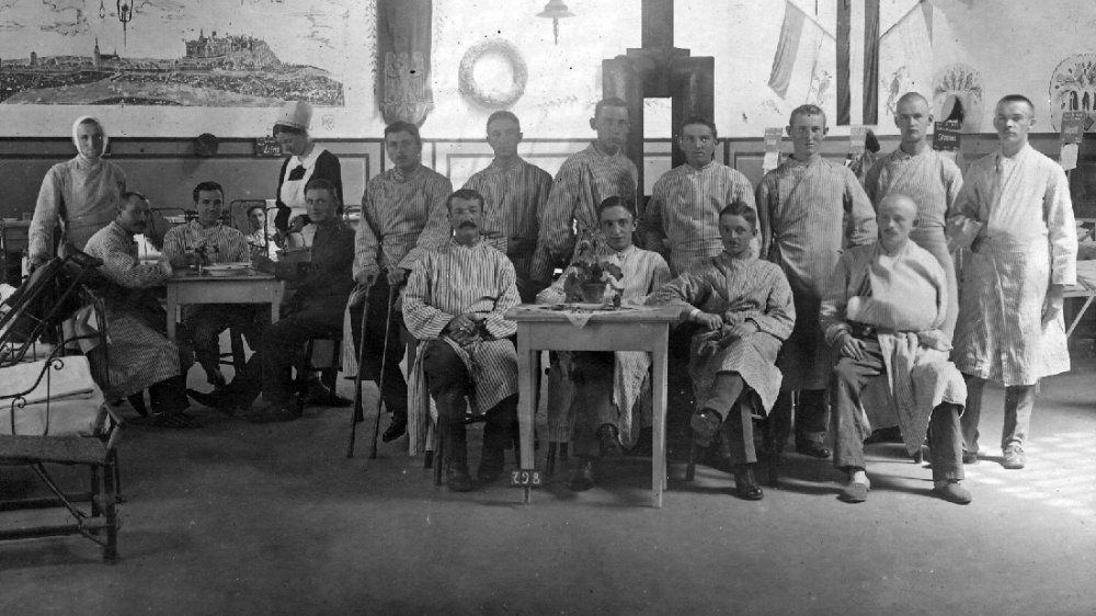 Krankensaal des Lazaretts auf der Abtei 1910