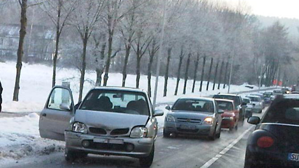 Winterliche Straße von Januar 2011