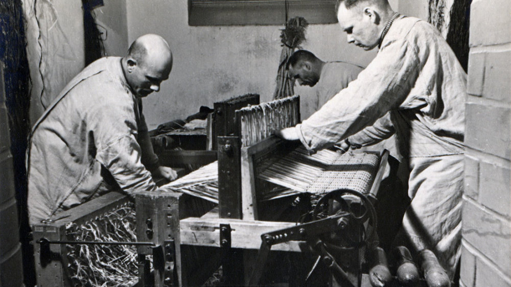 Mattenweberei in der Siegburger Anstalt 1926