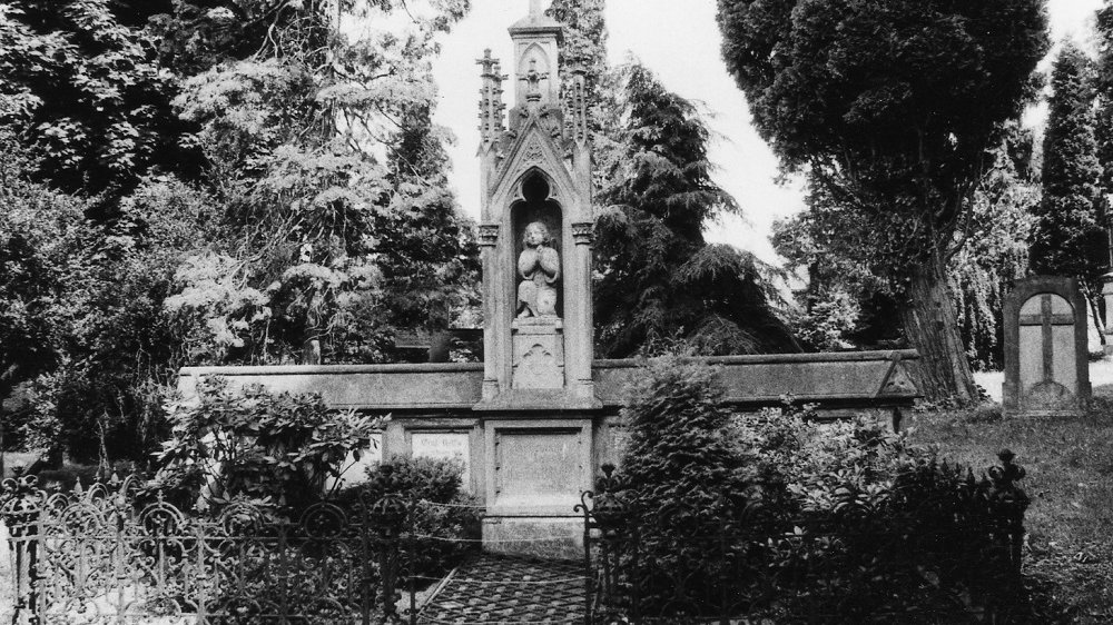 Grabanlage der Familie Rolffs (Kattunfabrik Siegfeld, später Siegwerk) auf dem historischen Friedhof Johannesstraße