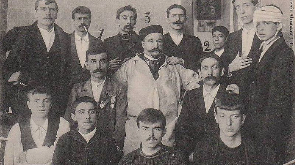 Die letzten 13 Überlebenden des Grubenunglücks im nordfranzösischen Courrières 1906