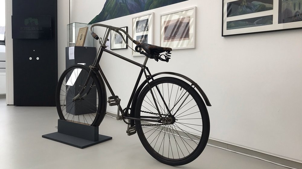 Fahrrad in der Humperdinck-Ausstellung im Stadtmuseum