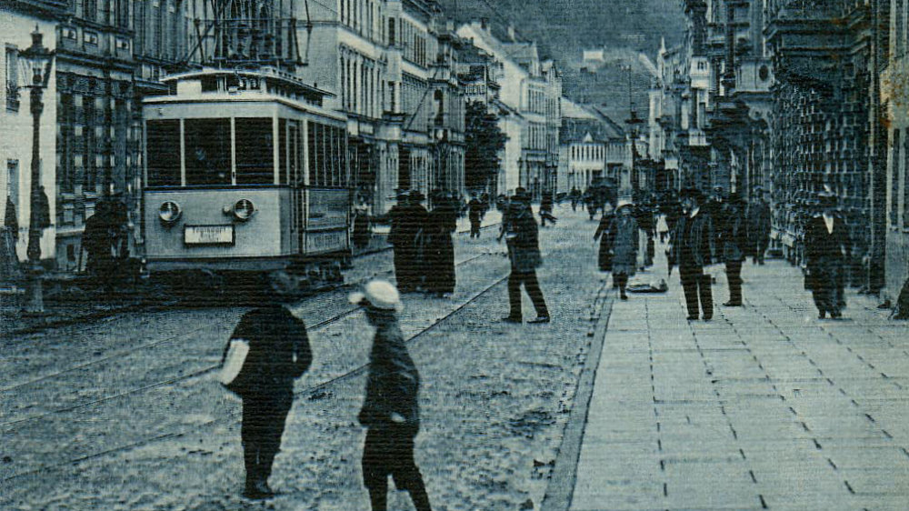 Die Tram in der Kaiserstraße um 1916