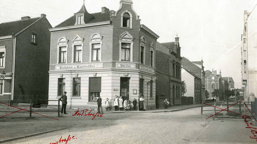 Kohlen und Kartoffeln bei Schmitz gegenüber dem Nordbahnhof, Ecke Kronprinzenstraße/Nordstraße um 1916
