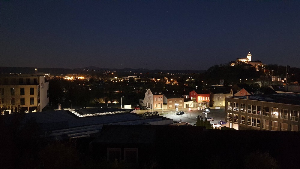 Siegburg bei Nacht 2020 - Blick auf die Zeithstraße