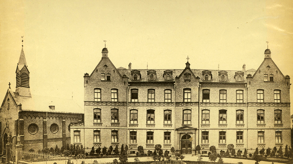 Siegburger Krankenhaus mit Kapelle in der Ringstraße um 1887