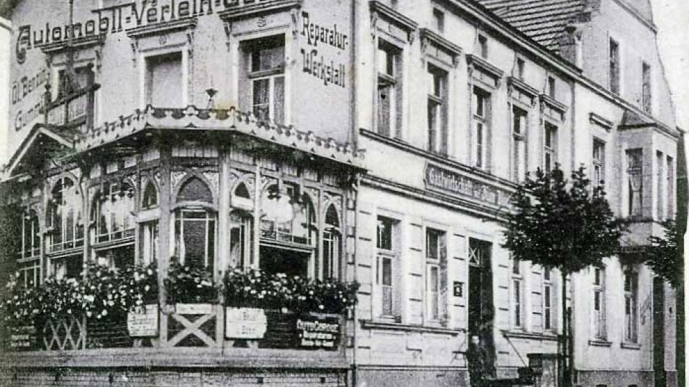 Gaststätte Bloch an der Ecke Frankfurter Straße/Alte Bonner Straße