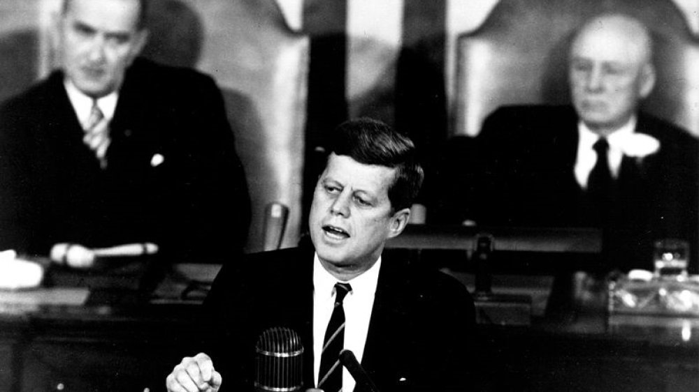 JFK bei seiner Rede am 25. Mai 1961
