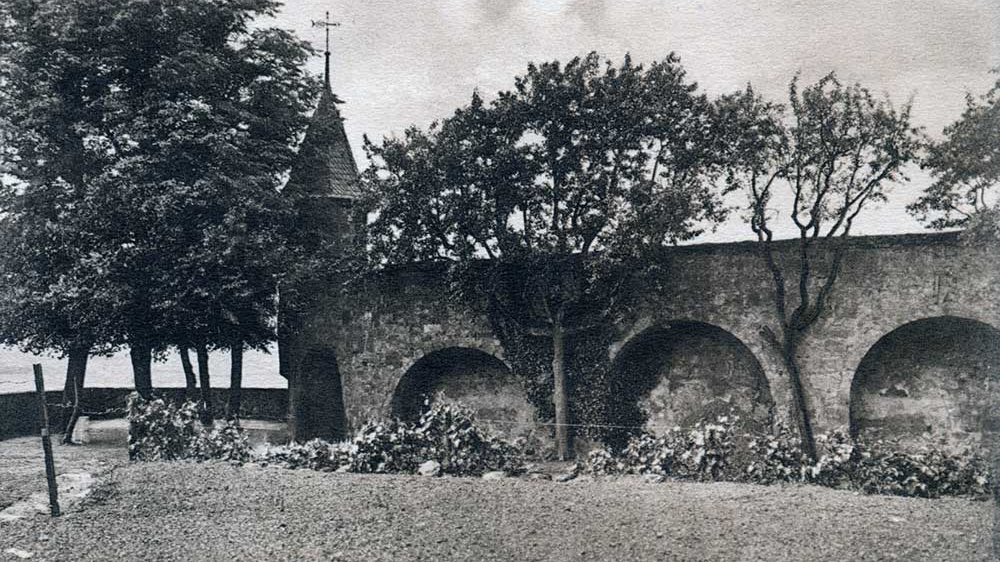 Johannisgarten mit Türmchen im Jahr 1911