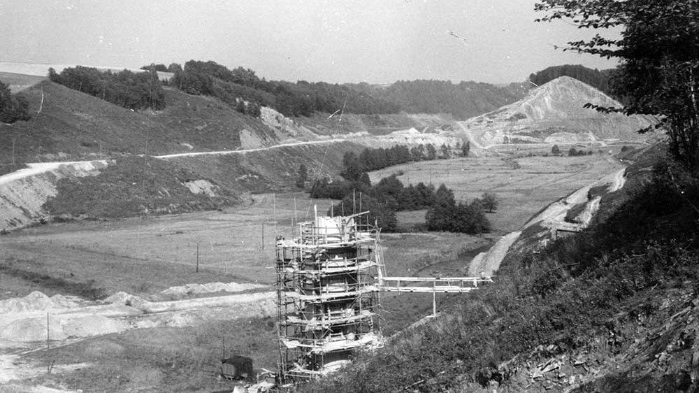 Bau des Pegelturms 1955