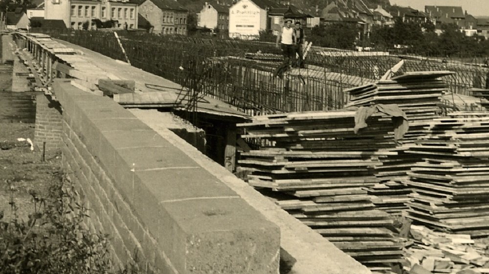 Bau der Siegbrücke