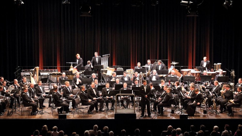 Das Musikkorps der Bundeswehr bei einem Auftritt in der Rhein-Sieg-Halle 2017