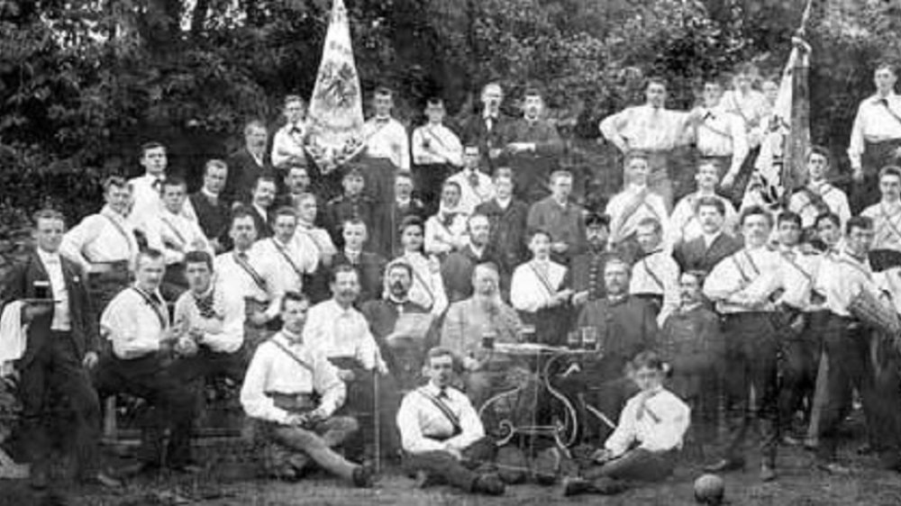 Ein Mannschaftsfoto vom Turnverein Juli 1912