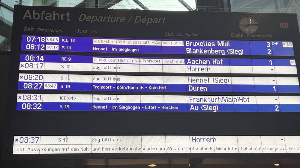 Bahnhof Zugausfall Köln