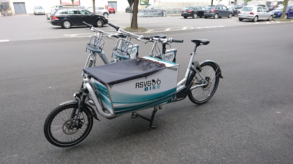E-Lastenrad mit Aufschrift "RSVG-Bike".