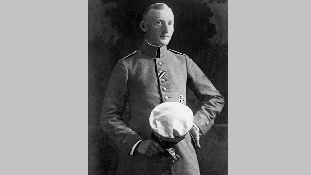 Albert Leo Schlageter 1918 in Uniform und mit Eisernem Kreuz